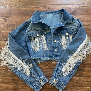 Western Fringe Denim Jacket Cropped Size M
with silver fringe
Size Medium